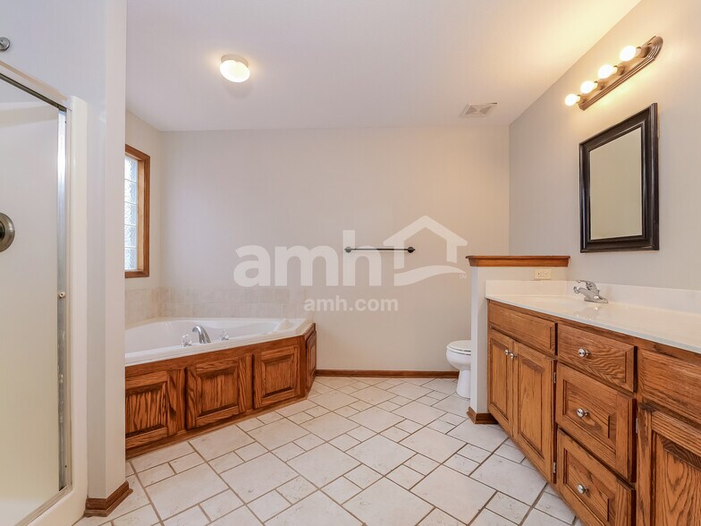 Building Photo - 3904 SW Brian Ln