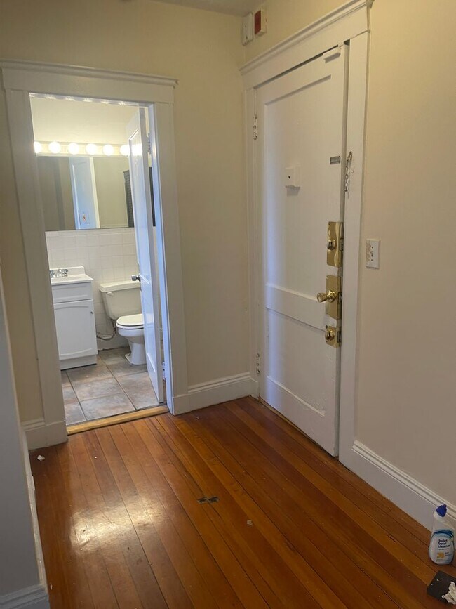 Building Photo - Allston 4 Bed split or formal 3 bed Ht Hw Included month free HW Floors Laundry Students ok