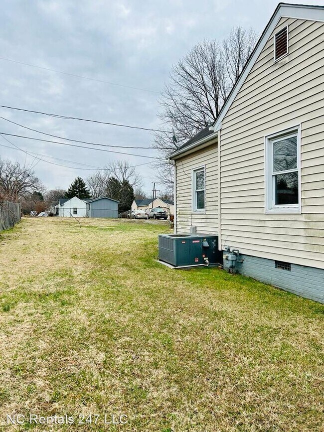 Building Photo - 2 br, 1 bath House - 1302 Cypress Street
