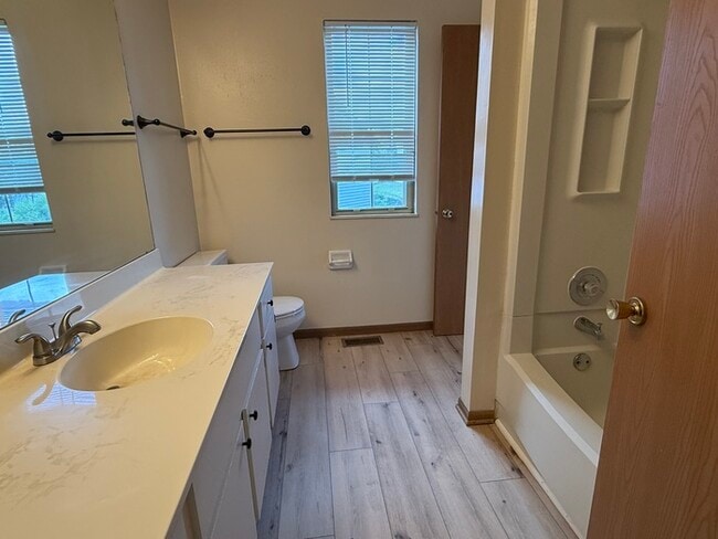 Building Photo - 5894 Aqua Bay Dr