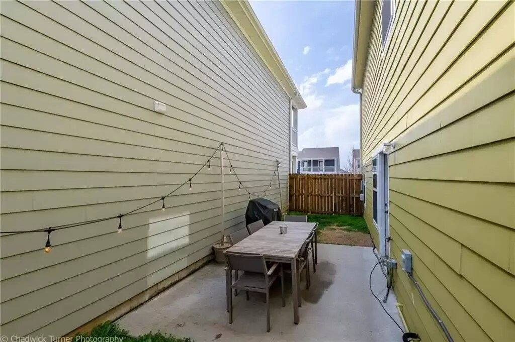 Building Photo - 3807 SW Peachwood Dr