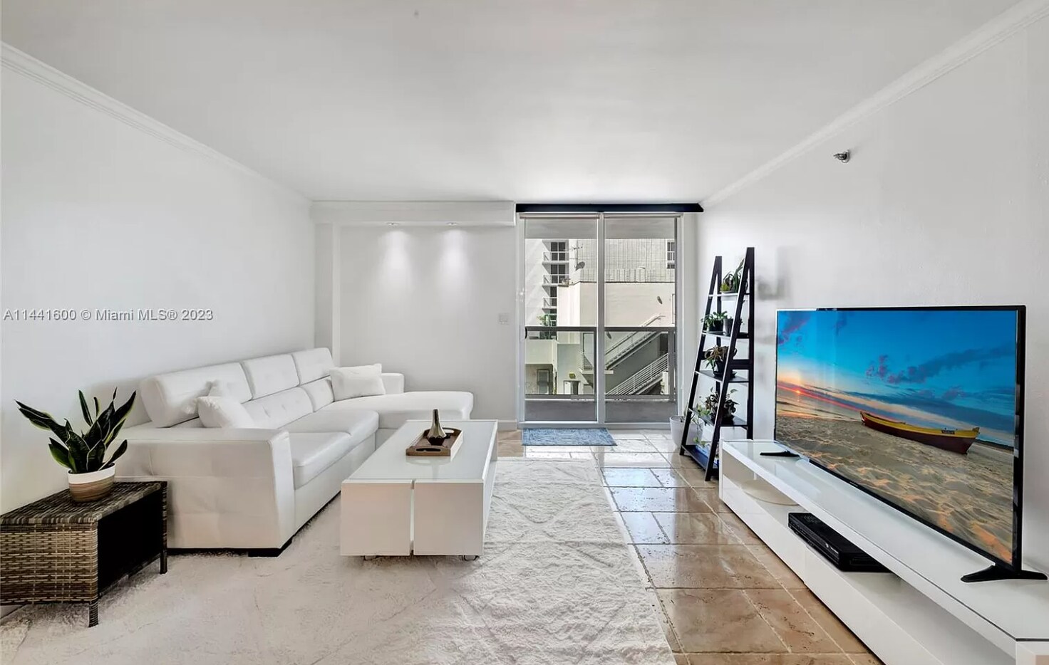 Building Photo - 2401 Collins Ave