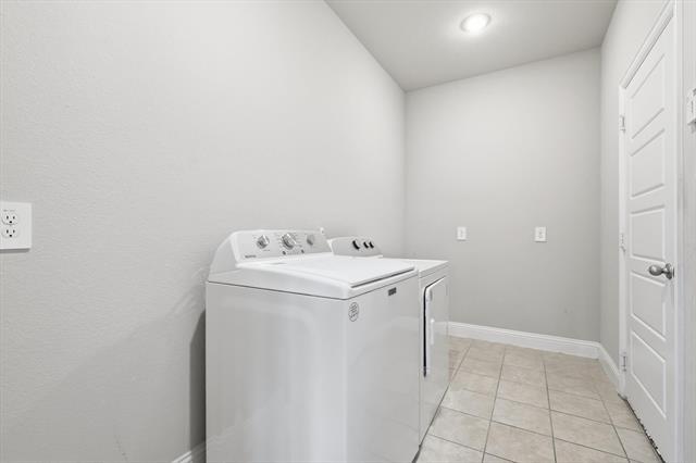 Building Photo - 908 Guava Ct