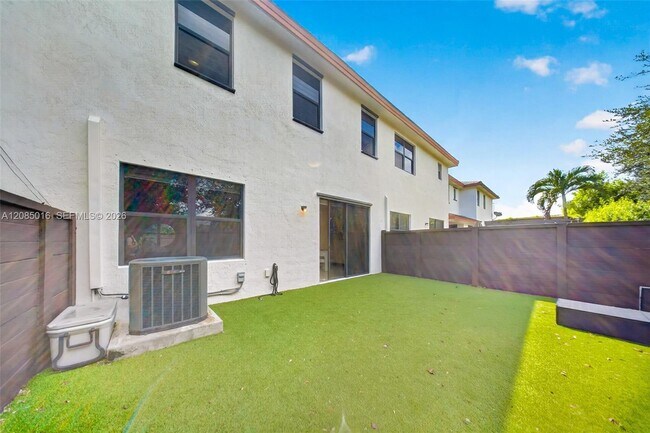 Building Photo - 15490 NW 91st Ct