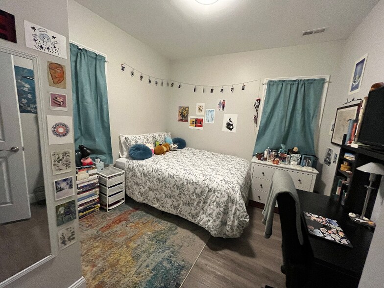 Building Photo - 14 Trenton St