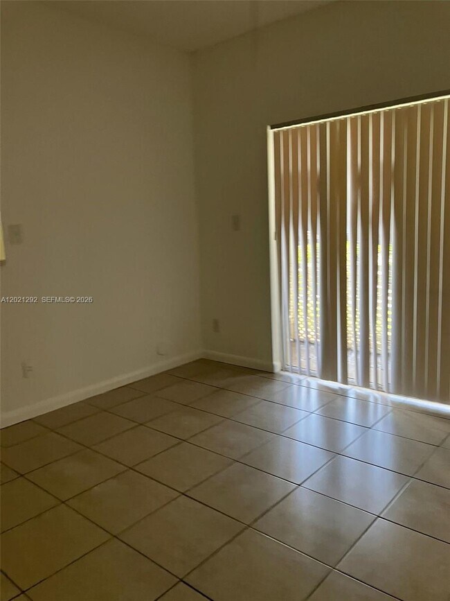 Building Photo - 800 Cypress Park Way