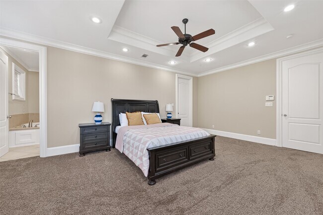 Building Photo - 105 Detering St