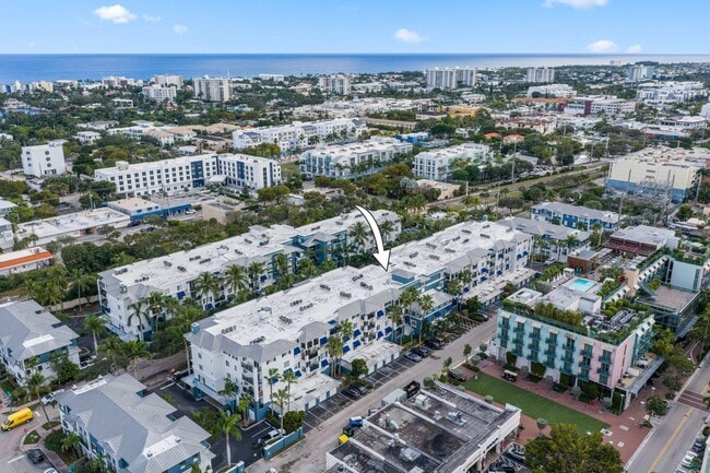 Building Photo - 250 NE 3rd Ave