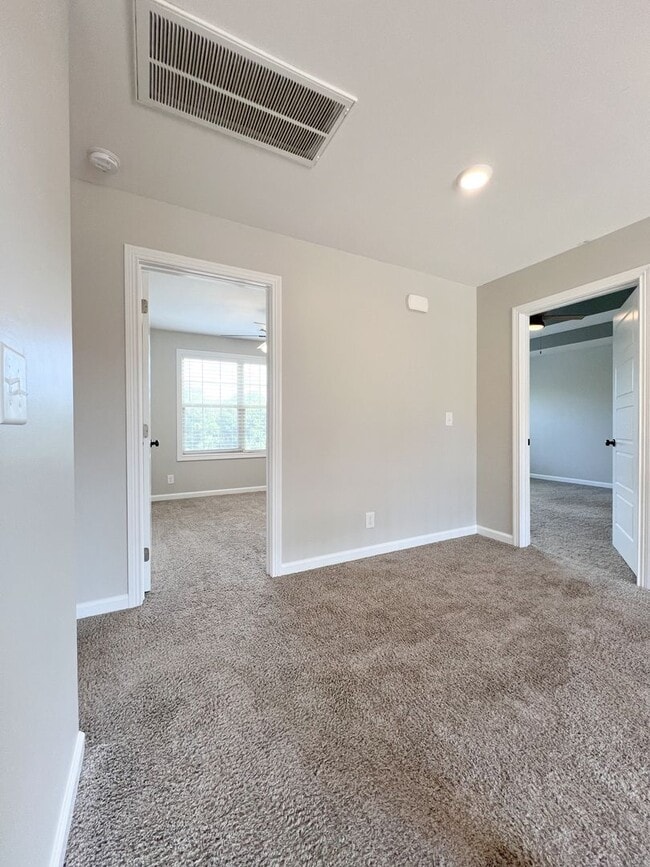 Building Photo - Move-In Specials Available! Must See-Stunn...