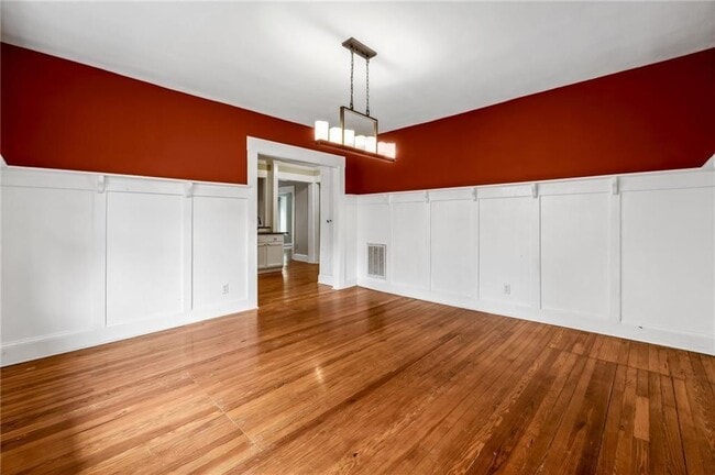 Building Photo - 976 Hall Pl NW