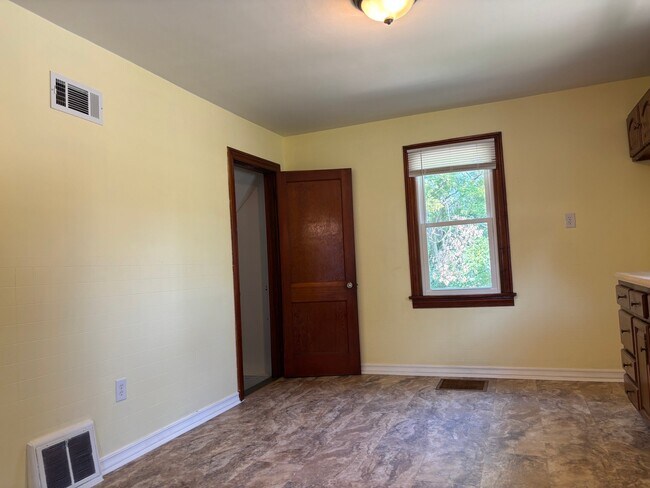 Building Photo - 3064 Alby St