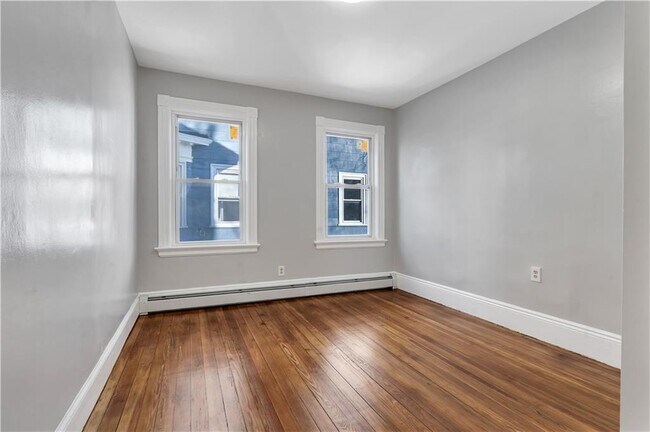 Building Photo - 352 Orms St