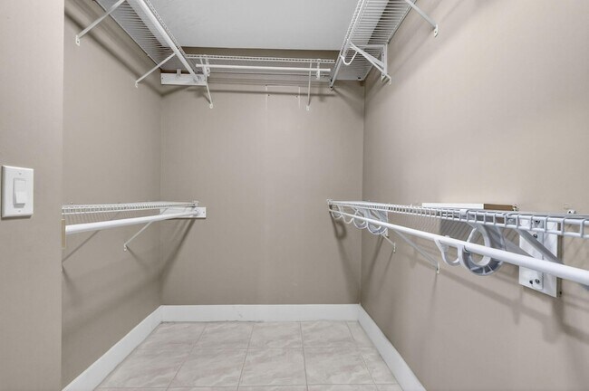 Building Photo - 492 Piedmont Ct