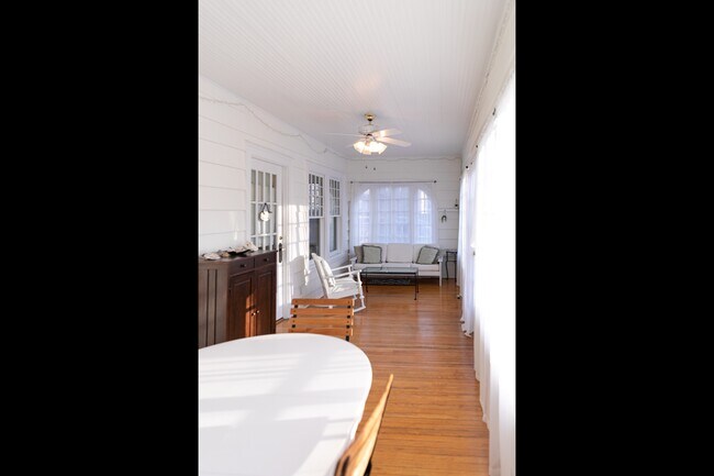 Building Photo - 881 Chester Rd