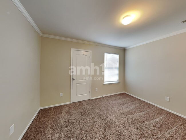 Building Photo - 14124 Holly Springs Dr