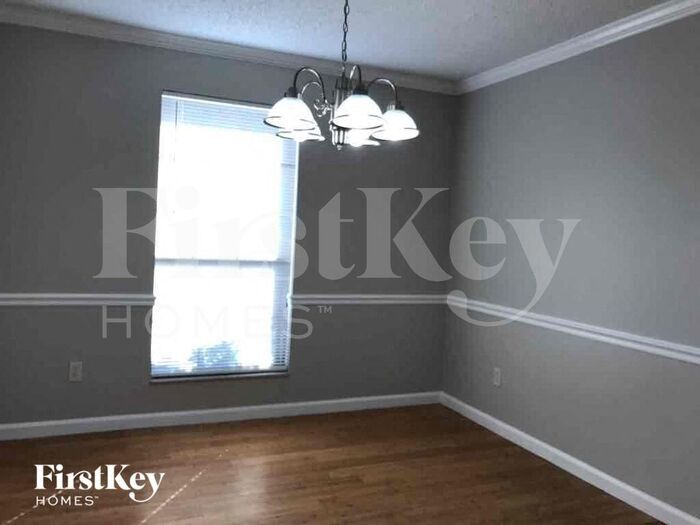 Building Photo - 2462 Ridgecrest Ave