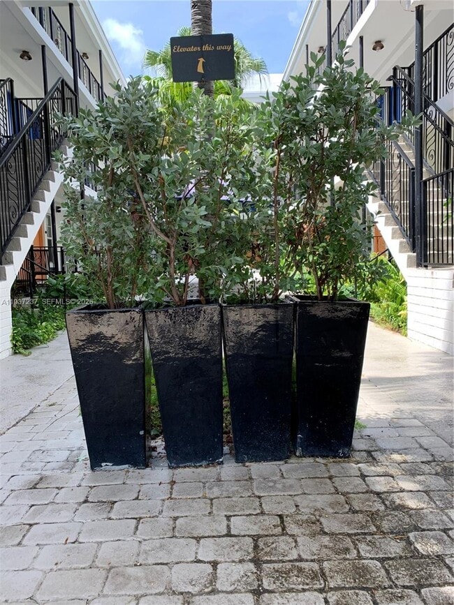 Building Photo - 1330 Pennsylvania Ave