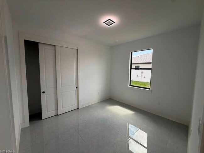 Building Photo - 245 Pennfield St