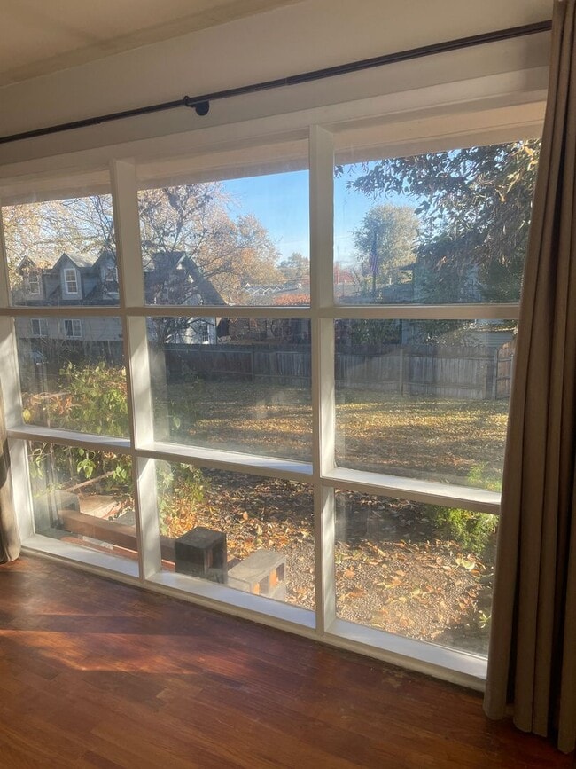 Building Photo - Off the beaten path