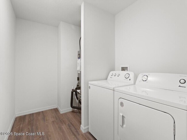 Building Photo - 496 Vanguard St SE