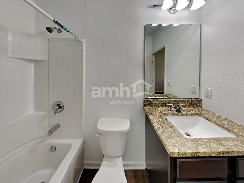 Building Photo - 4890 St James Ln