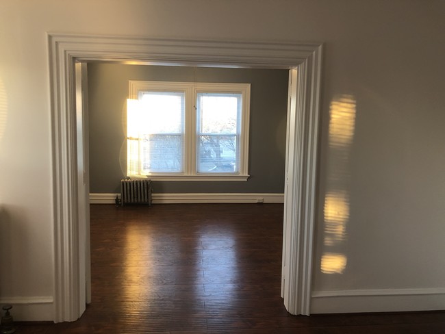 Building Photo - HUGE NEWLY RENOVATED 1BR IN HISTORIC HOME ...