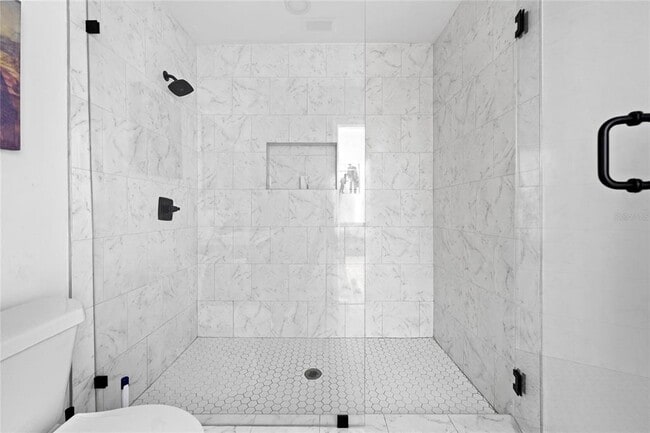 Building Photo - 680 25th Ave S