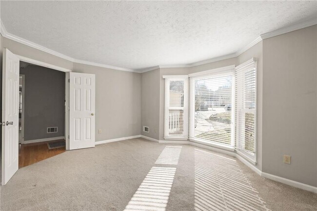 Building Photo - 675 Clearwater Pl