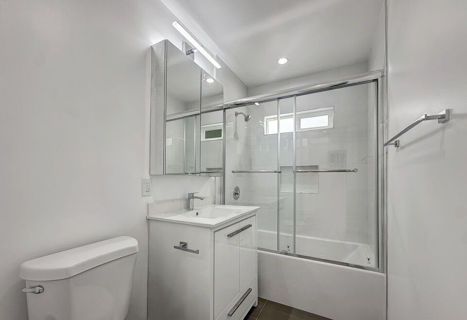 Building Photo - 1814 S Longwood Ave