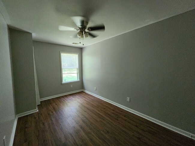 Building Photo - 2 Bedroom 1 Bath Home in Downtown Newnan c...