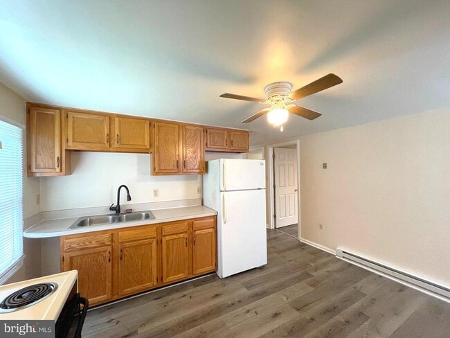 Building Photo - 490 Coster Rd