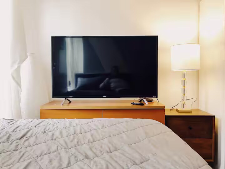 Primary Photo - Furnished room/NOT APARTMENT