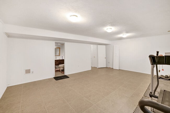 Building Photo - 23 Honey Brook Ln