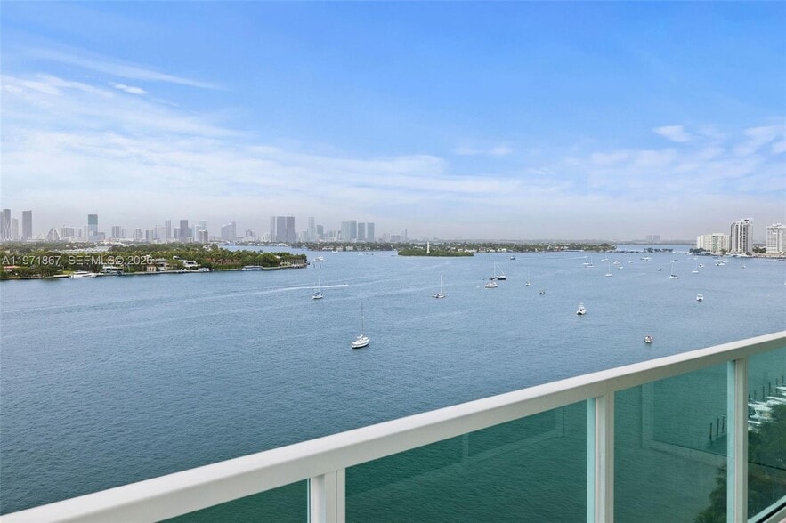 Building Photo - 650 West Ave