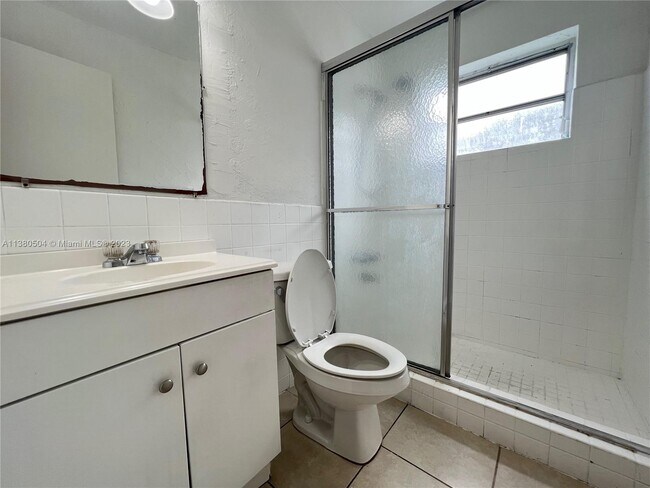 Building Photo - 6886 NW 27th Ct