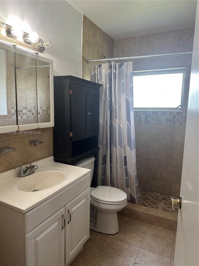 Building Photo - 5340 Orduna Dr