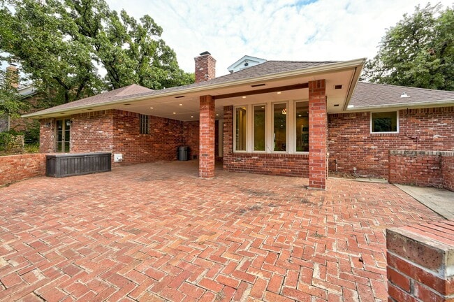 Building Photo - 2429 Cedar Oak Dr