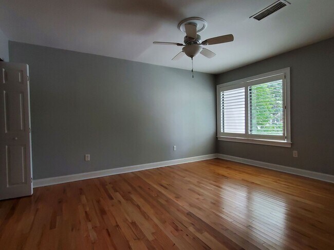 Building Photo - Incredible 2BR/2BA Forest Gardens Villa!