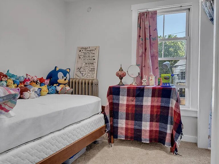 Building Photo - 280 Main St