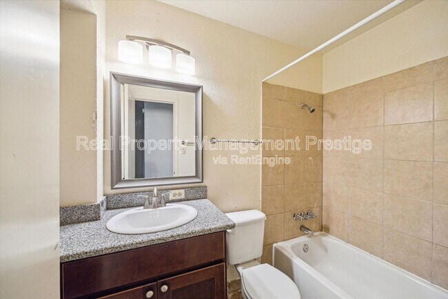 Building Photo - 3003 Falk Ct