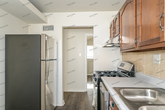 Building Photo - 217 Mc Alpine Dr