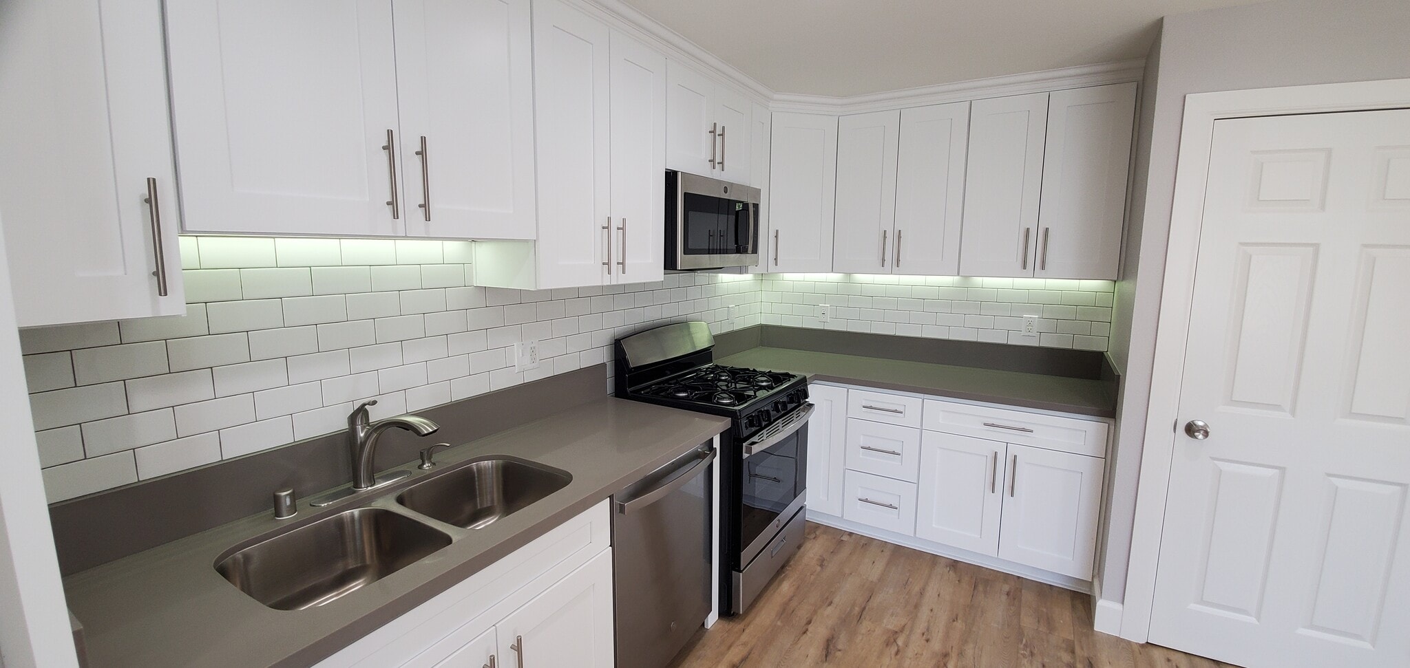 Under cabinet led lighting - 7650 Ostrom Ave