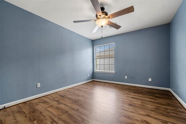Building Photo - 1123 Misty Lake Dr