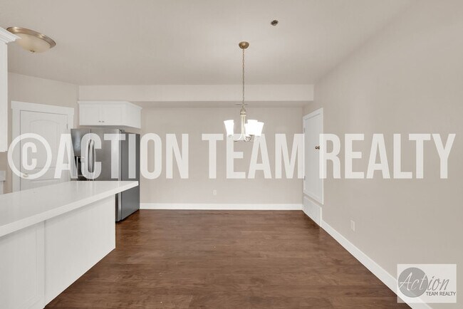 Building Photo - Condo in Saratoga Springs Available July 20th