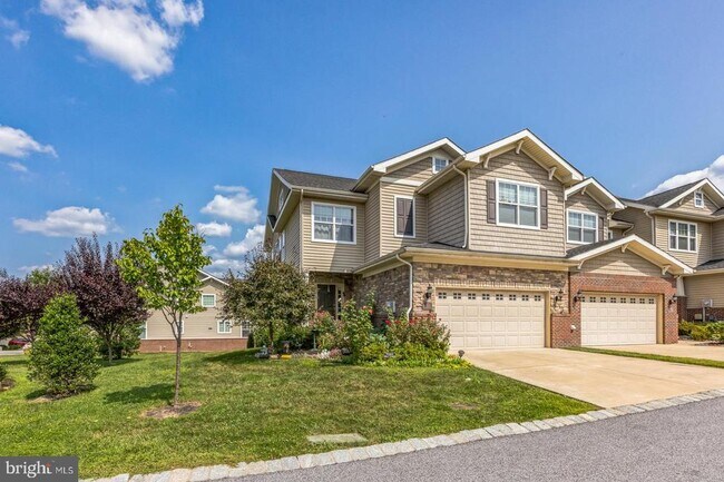 Building Photo - 105 Elton Farm Cir