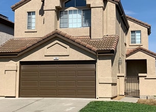 Building Photo - Lots of Natural Sunlight - Close to Travis Air Base - with No Rear Neighbors!