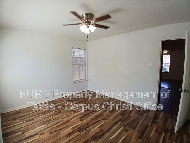 Building Photo - 901 Furman Ave