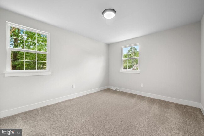 Building Photo - 918 Mystic Ln