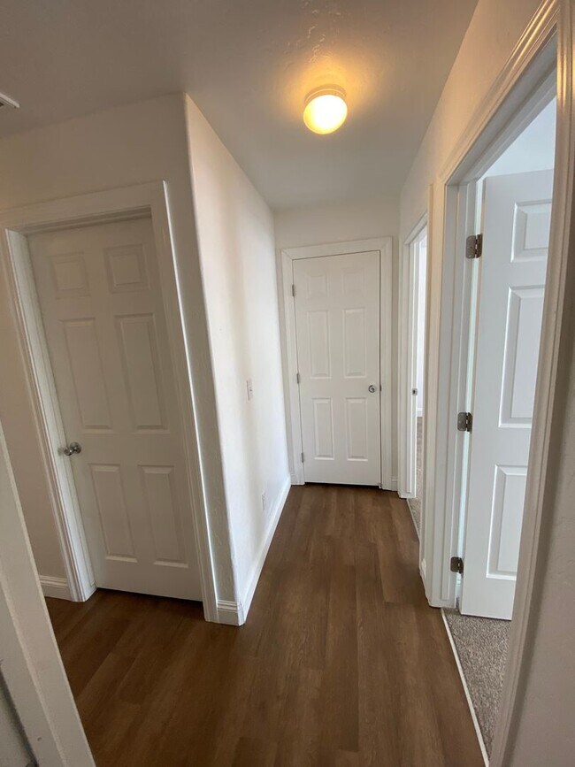 Building Photo - Spacious Exeter Home coming soon!