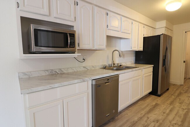 Building Photo - 3 Condor Cir